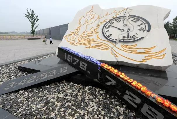 夜读:二十三秒,四十年,一座城,死与生