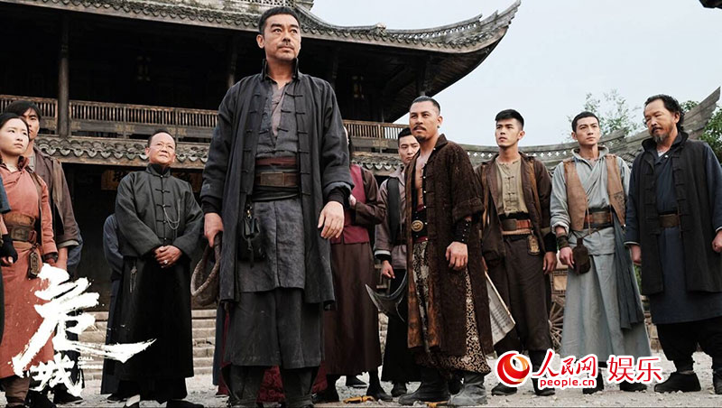 "Dangerous City" Hung Jinbao guides Liu Qingyun to play the long whip, and he has a lot to do with Gu Tianle