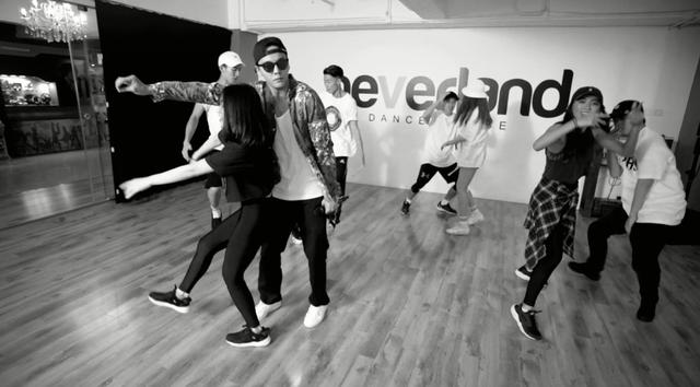 陈伟霆新歌震撼听觉 完整版MV彩排视频曝光_