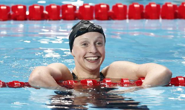 Katie Ledecky se impone en los 400 m libre con nuevo r&eacute;cord mundial