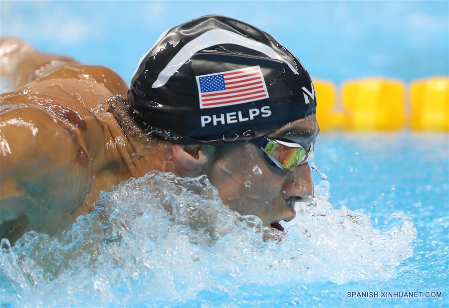 Michael Phelps revel&oacute; hoy que se est&aacute; llenando de carbohidratos para tratar de conseguir al menos otras tres medallas de oro en los Juegos Ol&iacute;mpicos de R&iacute;o.(Xinhua/Cao Can)