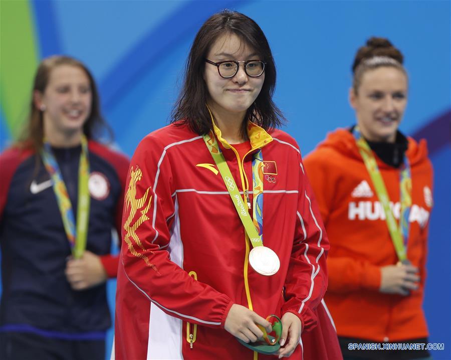 SHANGHAI, China, 9 ago (Xinhua) -- La nueva celebridad de China en internet, Fu Yuanhui, obtuvo la medalla de bronce en la competencia de nataci&oacute;n de 100m espalda femenino en los Juegos Ol&iacute;mpicos R&iacute;o 2016. （Fei Maohua）