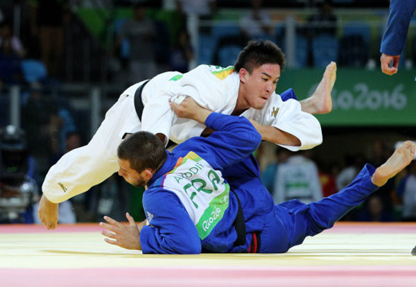 Jap&oacute;n consigue los oros masculino y femenino en pesos medios