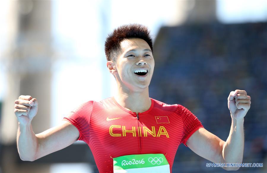 El corredor chino Xie Zhenye logr&oacute; hoy su mejor marca personal de 10.08 segundos en la ronda de 100m masculino en los Juegos Ol&iacute;mpicos R&iacute;o 2016.(Xinhua/Li Ming)