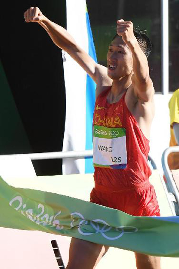 China se alza con el oro y la plata en la marcha de 20 km masculino