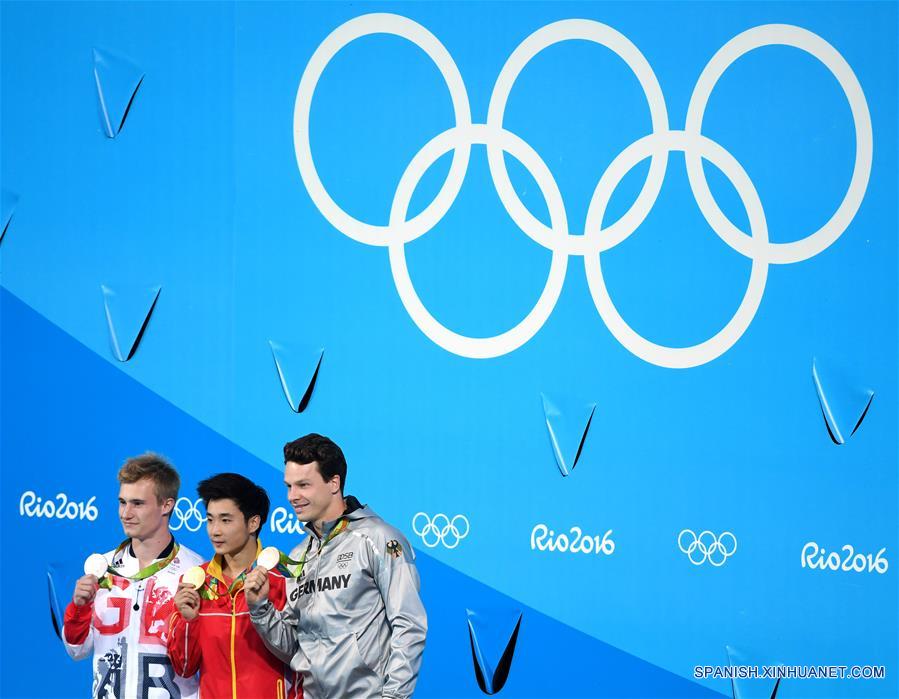 RIO DE JANEIRO, 16 ago (Xinhua) -- Cao Yuan  obtuvo la medalla de oro en trampol&iacute;n de 3 metros masculino de los Juegos Ol&iacute;mpicos de R&iacute;o. (Xinhua/Yan Yan)