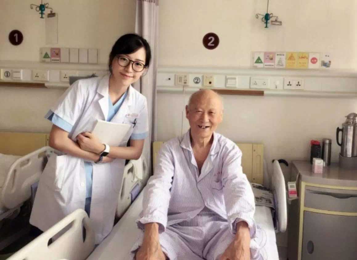 点赞 | 90后美女医师商场厕所急救分娩产妇 温