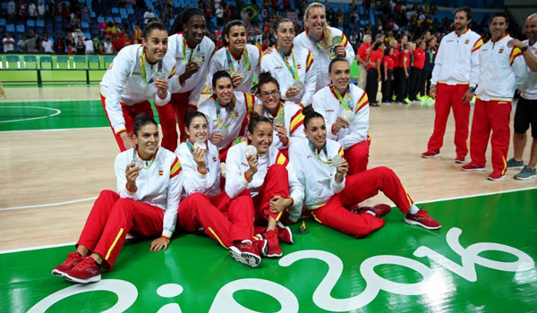La selecci&oacute;n femenina de Espa&ntilde;a se cuelga una plata hist&oacute;rica