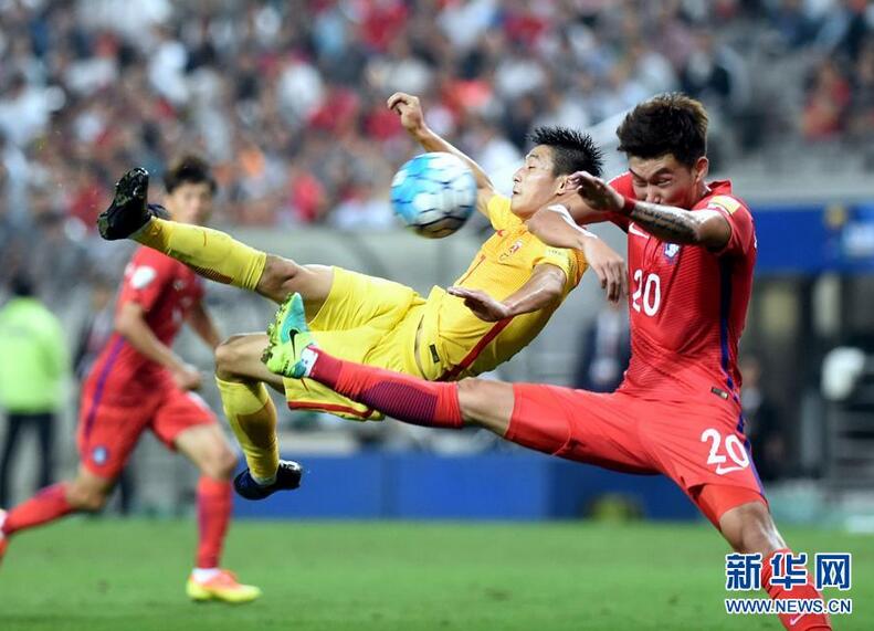 国足首战2:3负韩国 三球落后连追两球险些上演