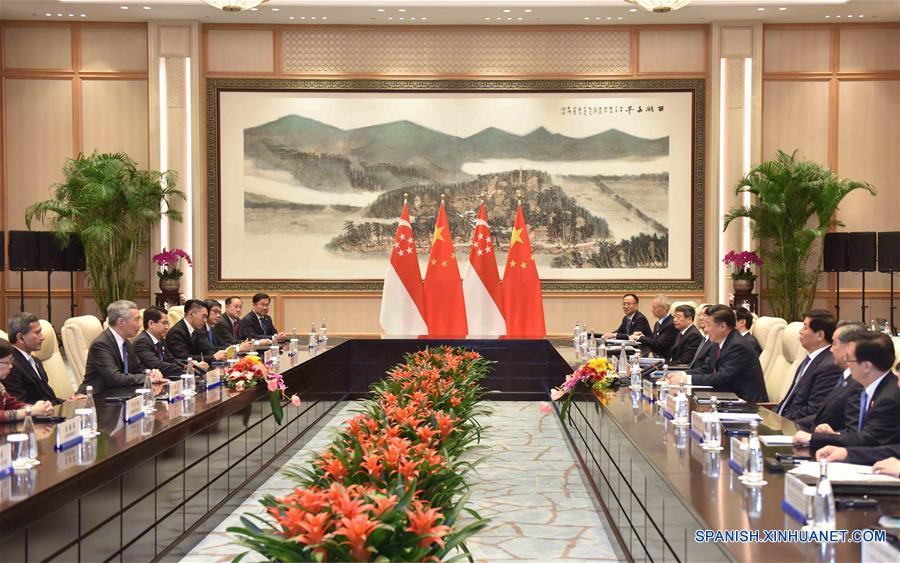 El presidente de China, Xi Jinping se reúne con el primer ministro de Singapur, Lee Hsien Loong, en Hangzhou, capital de la provincia oriental china de Zhejiang, 2 de septiembre de 2016. (Xinhua / Zhang Duo)