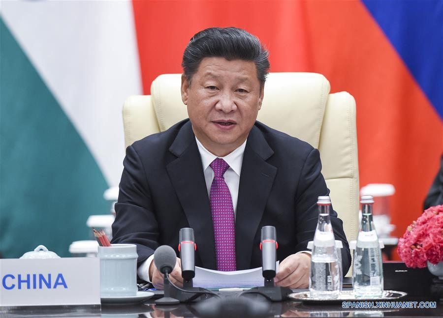 El presidente de China, Xi Jinping, inst&oacute; hoy domingo a los pa&iacute;ses que integran los BRICS (Brasil, Rusia, India, China y Sud&aacute;frica) a que realicen esfuerzos conjuntos para mejorar la gobernaci&oacute;n global. (Xinhua/Li Xueren)