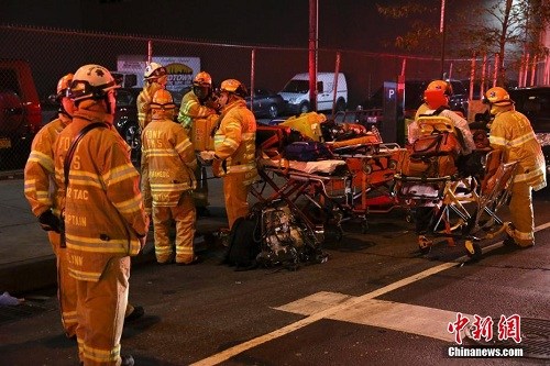 当地时间9月17日，纽约曼哈顿切尔西街区，警察警戒。