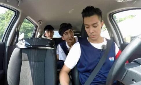周柏豪甘当老司机 车技遭张远张阳阳疯狂吐槽