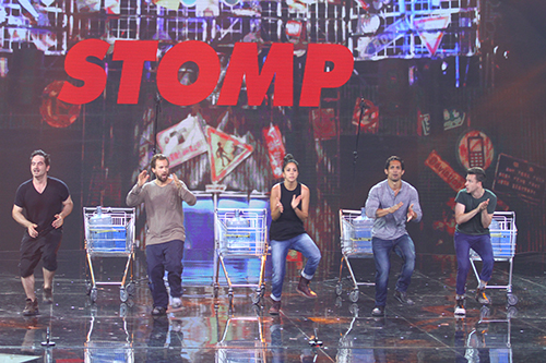 当世界顶级乐队破铜烂铁遇上了乡间锣鼓队…