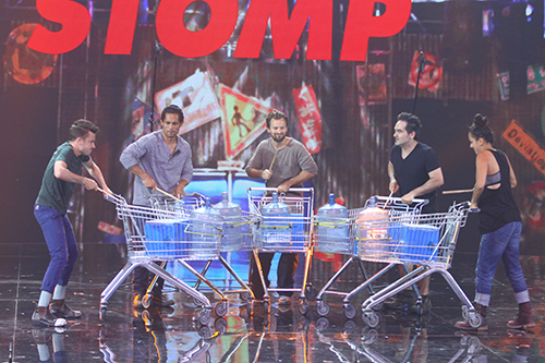 当世界顶级乐队破铜烂铁遇上了乡间锣鼓队…