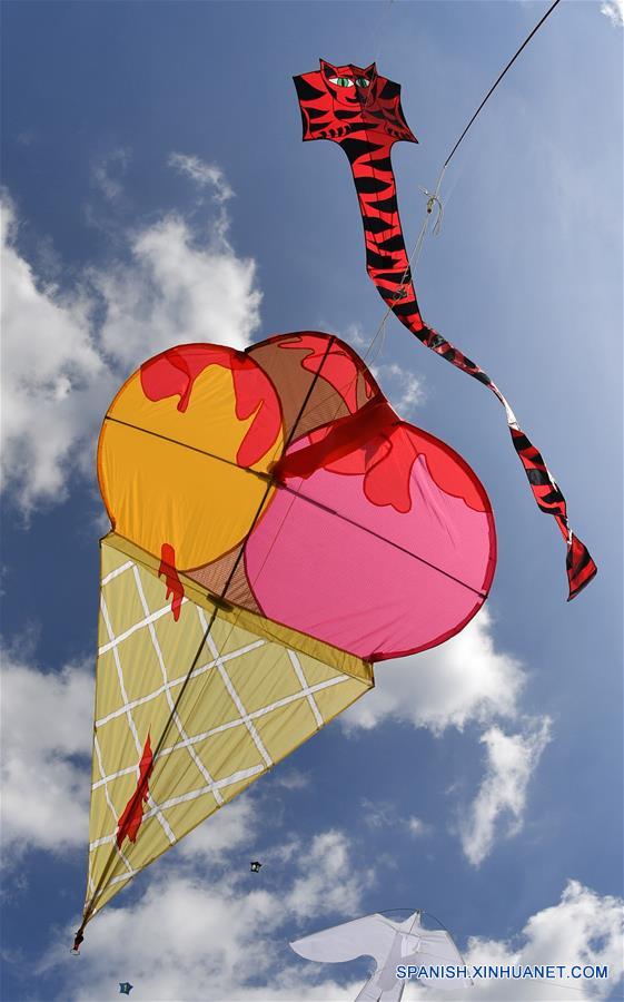 El 28 Festival Internacional de Cometas de Español