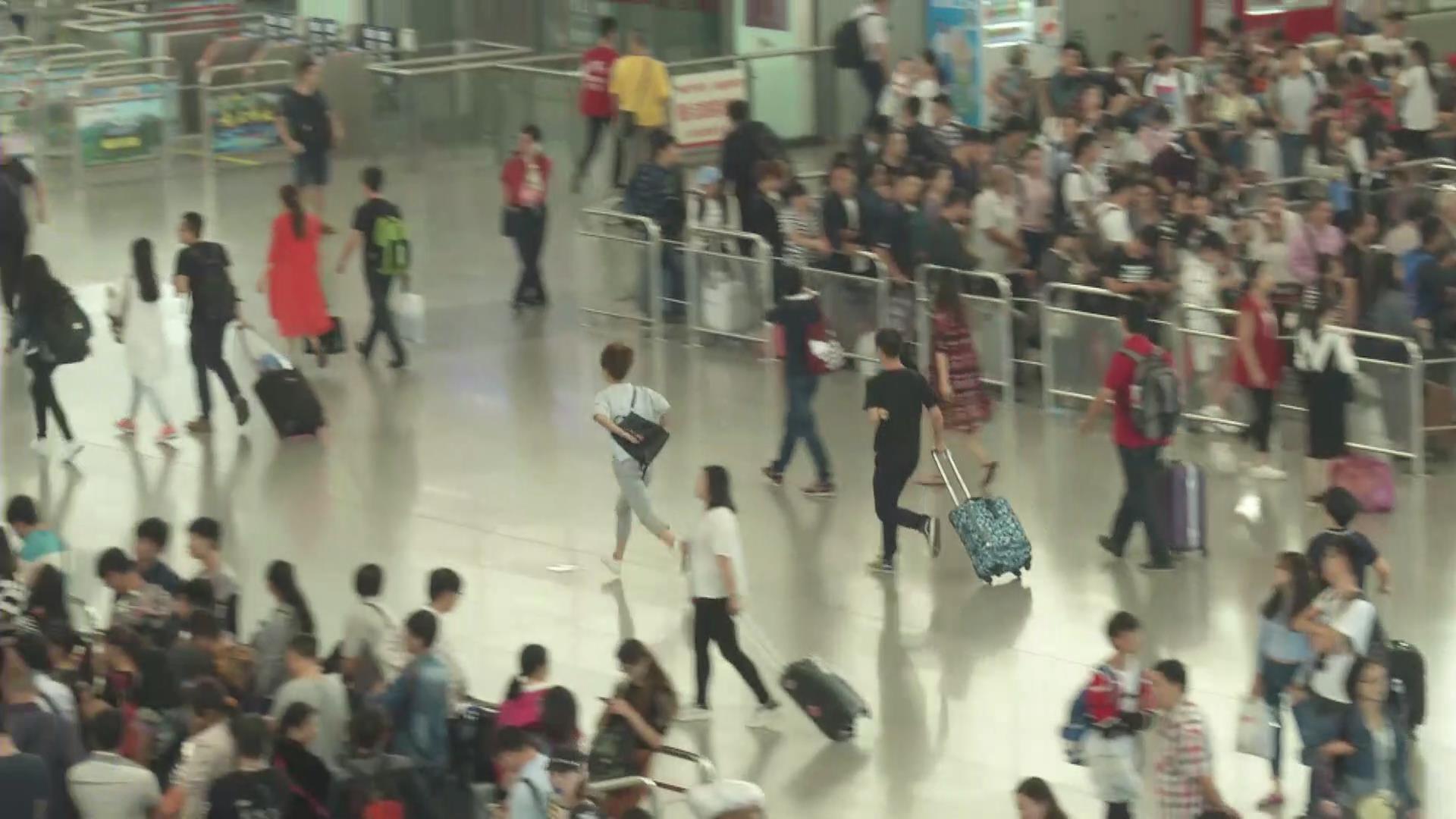 国庆出行:坐高铁要注意 高峰期预留时间不足容