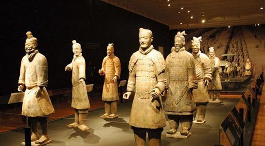 A unique exhibition of sculptures, loosely based on China’s ancient Terracotta Warriors, has opened in London for its sole UK showing. 