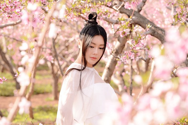 赵一颐新歌《待你长发及腰 》MV唯美打太极_综艺_央视网(cctv.com)