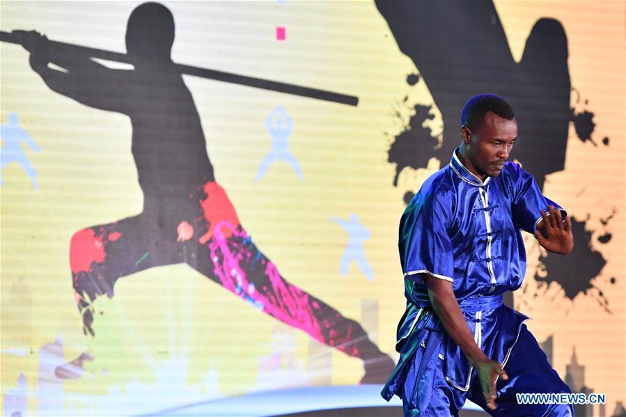 A local kungfu practitioner demonstrates Chinese Kungfu during the Kungfu Festival in Nairobi, Kenya, Nov. 5, 2016. (Xinhua/Sun Ruibo)