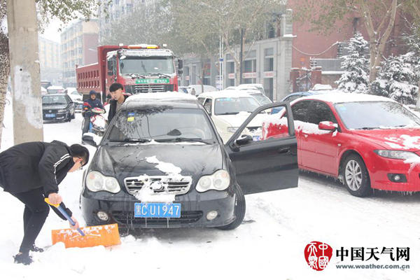 南方遭遇猛烈降温 局地累计降幅可超12℃