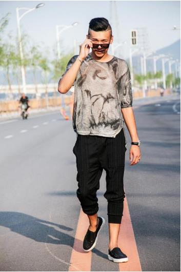 MC天佑首触《百万主播》 洪荒之力嗨不停_