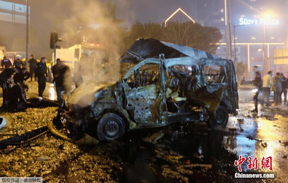 Explosi&oacute;n de cami&oacute;n cisterna en Kenia deja 33 muertos incluidos 11 guardias presidenciales