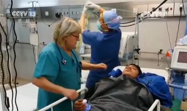 克罗地亚警方发现67名偷渡难民藏货车 生命垂