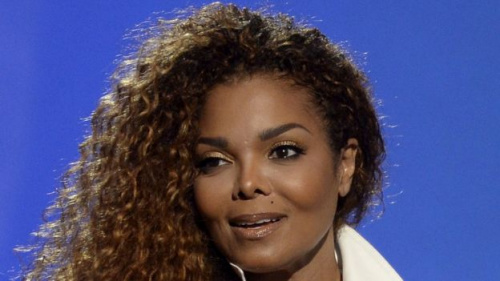 珍妮特·杰克逊五十之龄首次产子