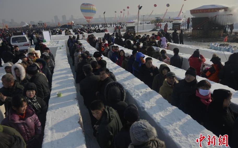 World's largest iron pot cooks 26 tons of soup at Liaoning festival