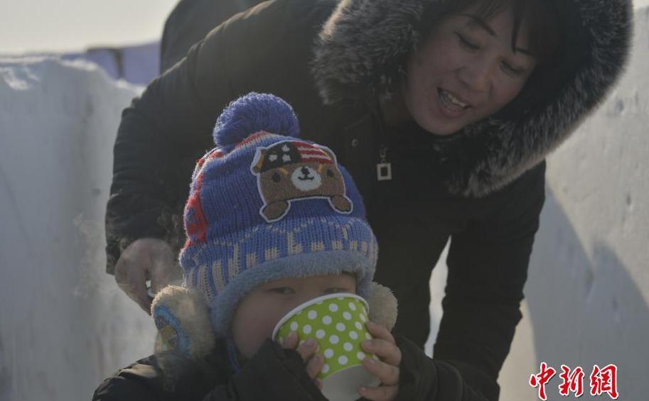 World's largest iron pot cooks 26 tons of soup at Liaoning festival