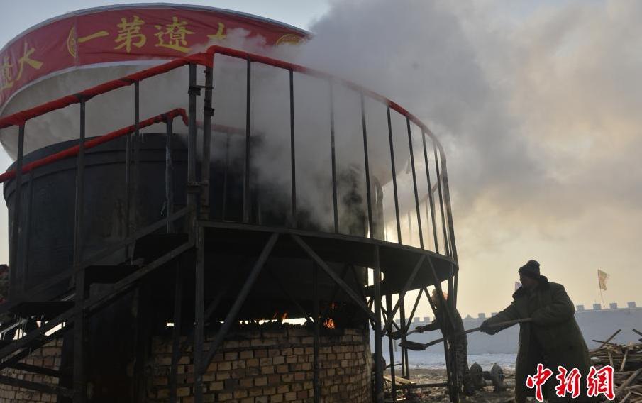 World's largest iron pot cooks 26 tons of soup at Liaoning festival