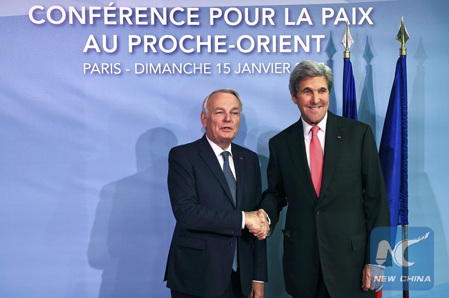 French Minister of Foreign Affairs Jean-Marc Ayrault welcomes US Secretary of State John Kerry as he arrives for the Mideast peaceconference in Paris, France, January 15, 2017. (Xinhua/Reuters Photo)