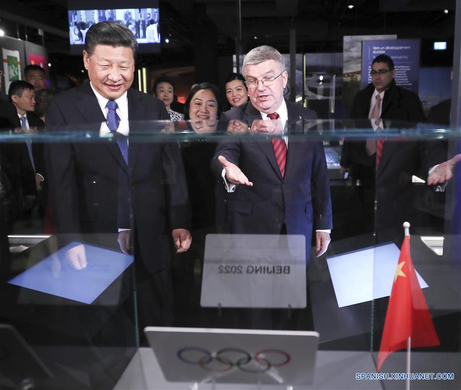 El presidente de China, Xi Jinping, se reuni&oacute; hoy en Lausana con el presidente del Comit&eacute; Ol&iacute;mpico Internacional (COI), Thomas Bach. (Xinhua/Lan Hongguang)