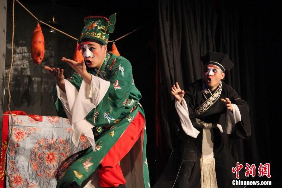 A Chinese Comedy Festival has opened in London as part of Spring Festival celebrations.