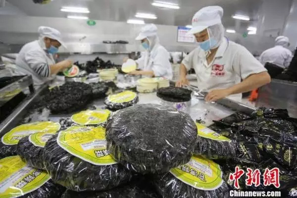 紫菜是废旧塑料袋做的?别扯了,因为塑料…_新