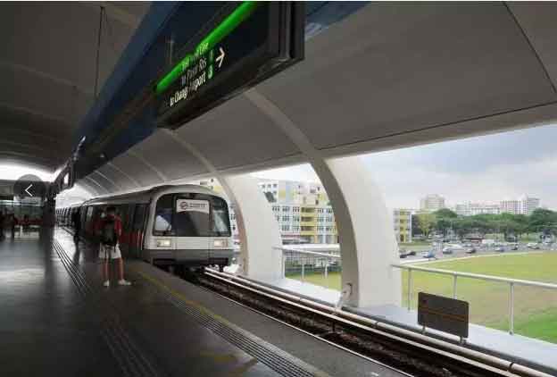 严管 | 开车时碰手机就被罚款5000元监禁6个月