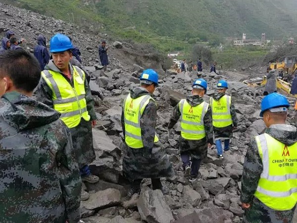 12户中央企业35支队伍驰援茂县 成功营救4人