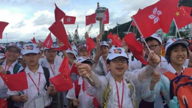 辽宁舰航母编队今日上午停靠香港_新闻频道_