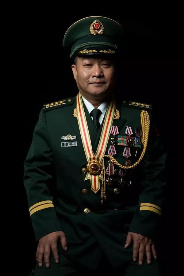 致敬!他们获得首批八一勋章