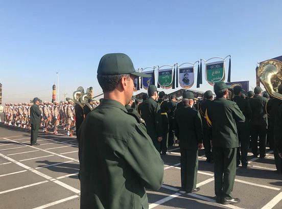 伊朗举行盛大阅兵纪念两伊战争爆发37周年(图