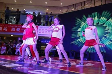 2017中国街舞巡回赛新疆赛区拉开帷幕_综艺