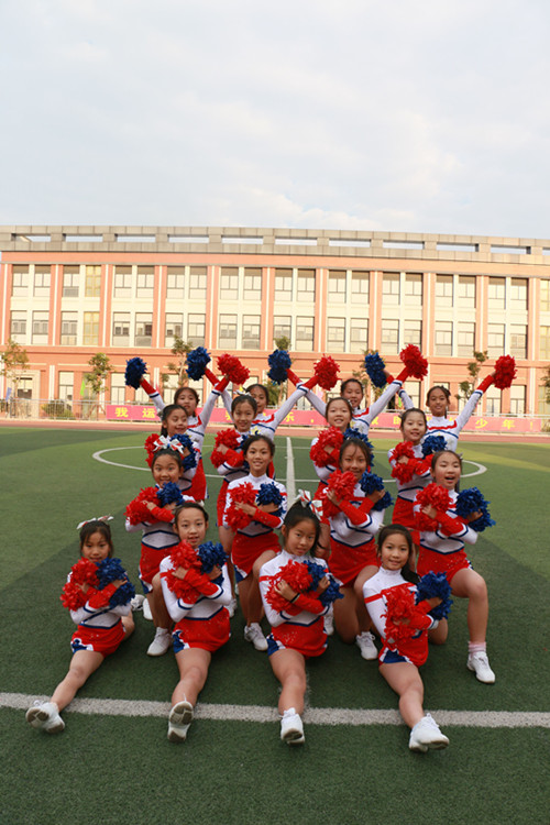 厦门五缘第二实验学校拉拉队