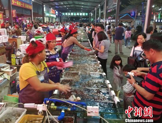 The explosive growth of seafood catering industry in Sanya, the official measures to create a safe seafood tour.