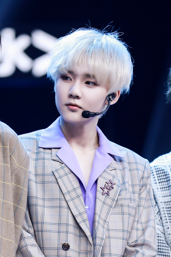 乐华七子《偶练》成功晋级 兄弟暂别引粉丝泪