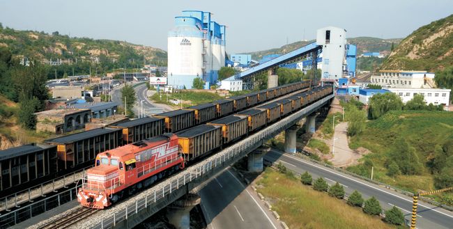 神朔铁路万吨运煤列车