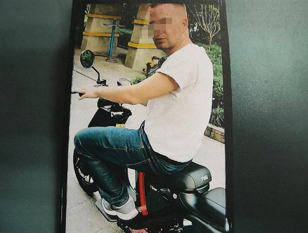 老外偷电动车被抓现行 称是因为出现了幻觉