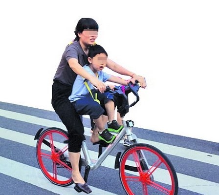 学生家长出行这些违法行为很危险 交警梳理并