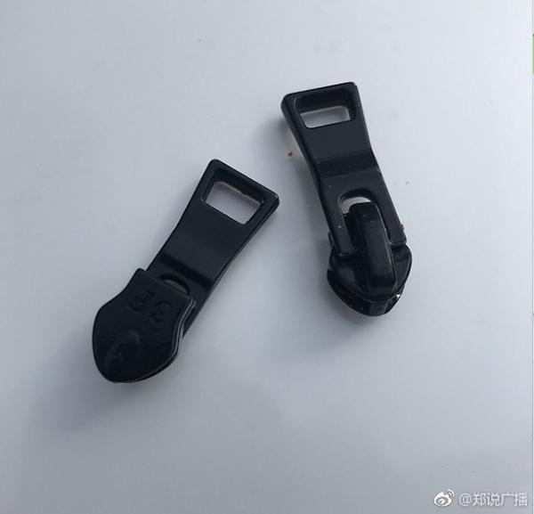 河南一高考生证件锁口袋撕衣赶考?考点回应