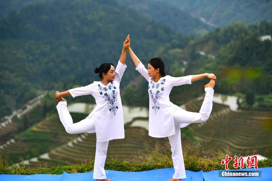 What makes yoga popular in China? - CCTV News - CCTV.com English